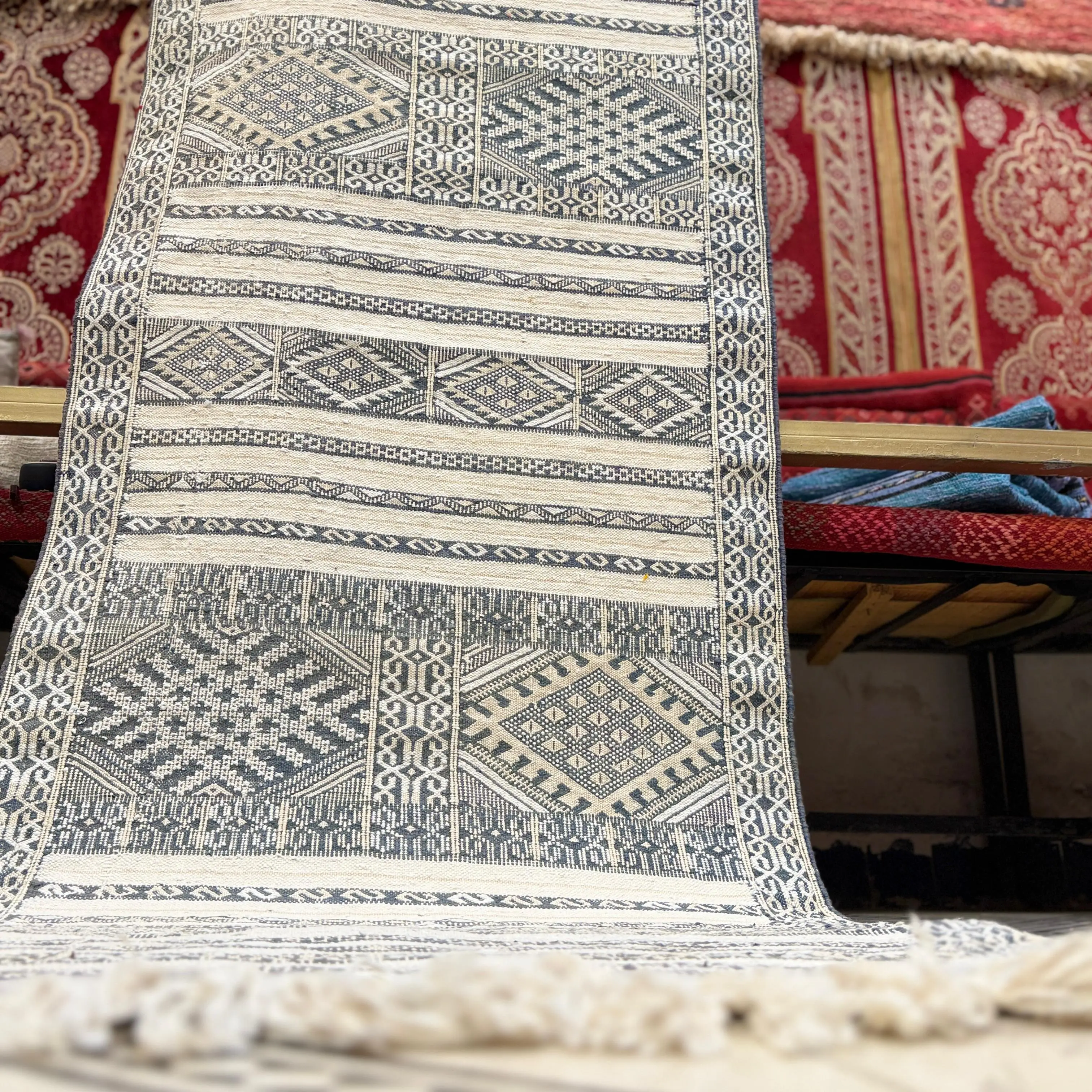 Vintage Moroccan Kilim Rug | Flatweave Kilim Carpet | Authentic Handwoven Kilim Design