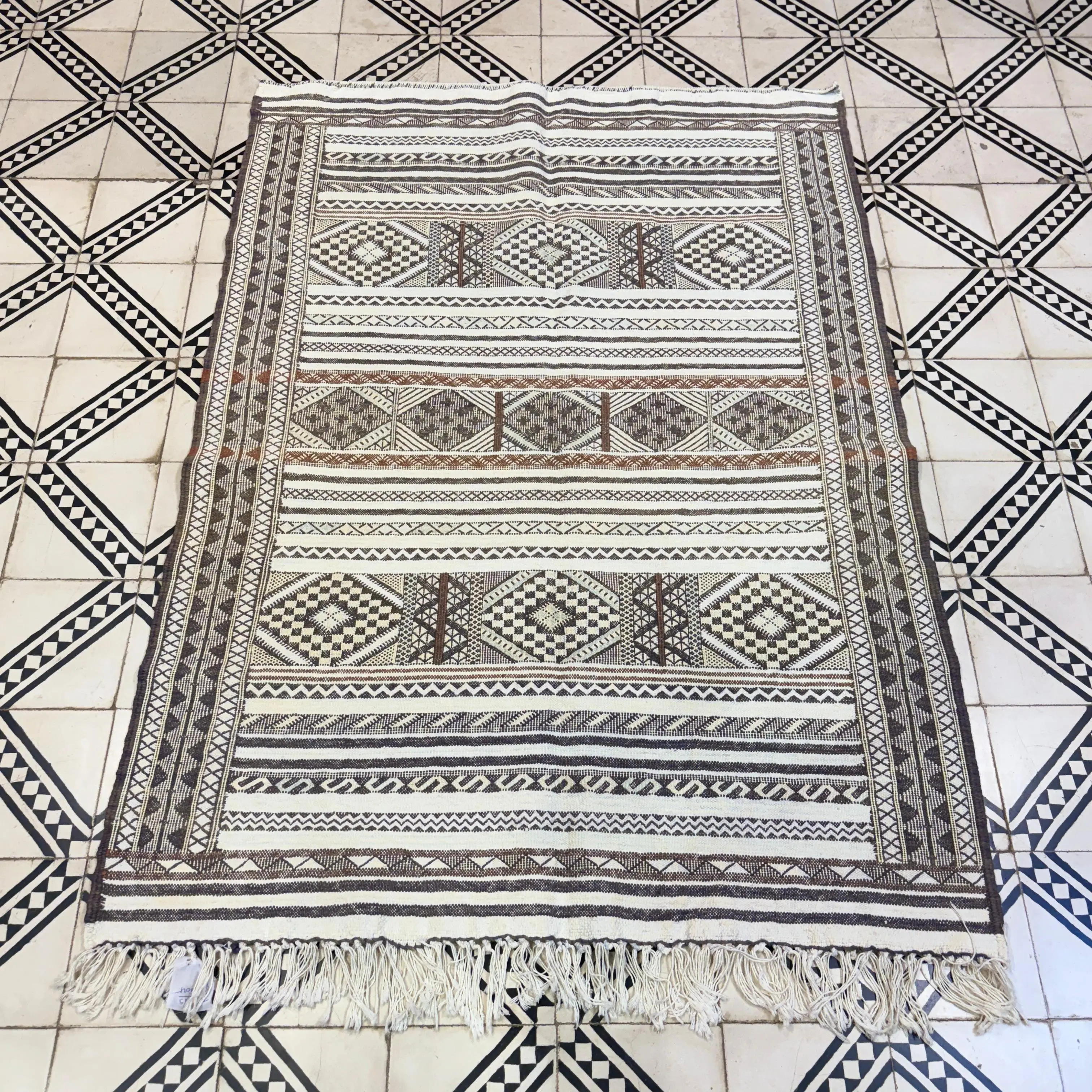 Traditional Turkish Handmade Kilim Rug | Custom Wool Carpet for Bedroom Décor
