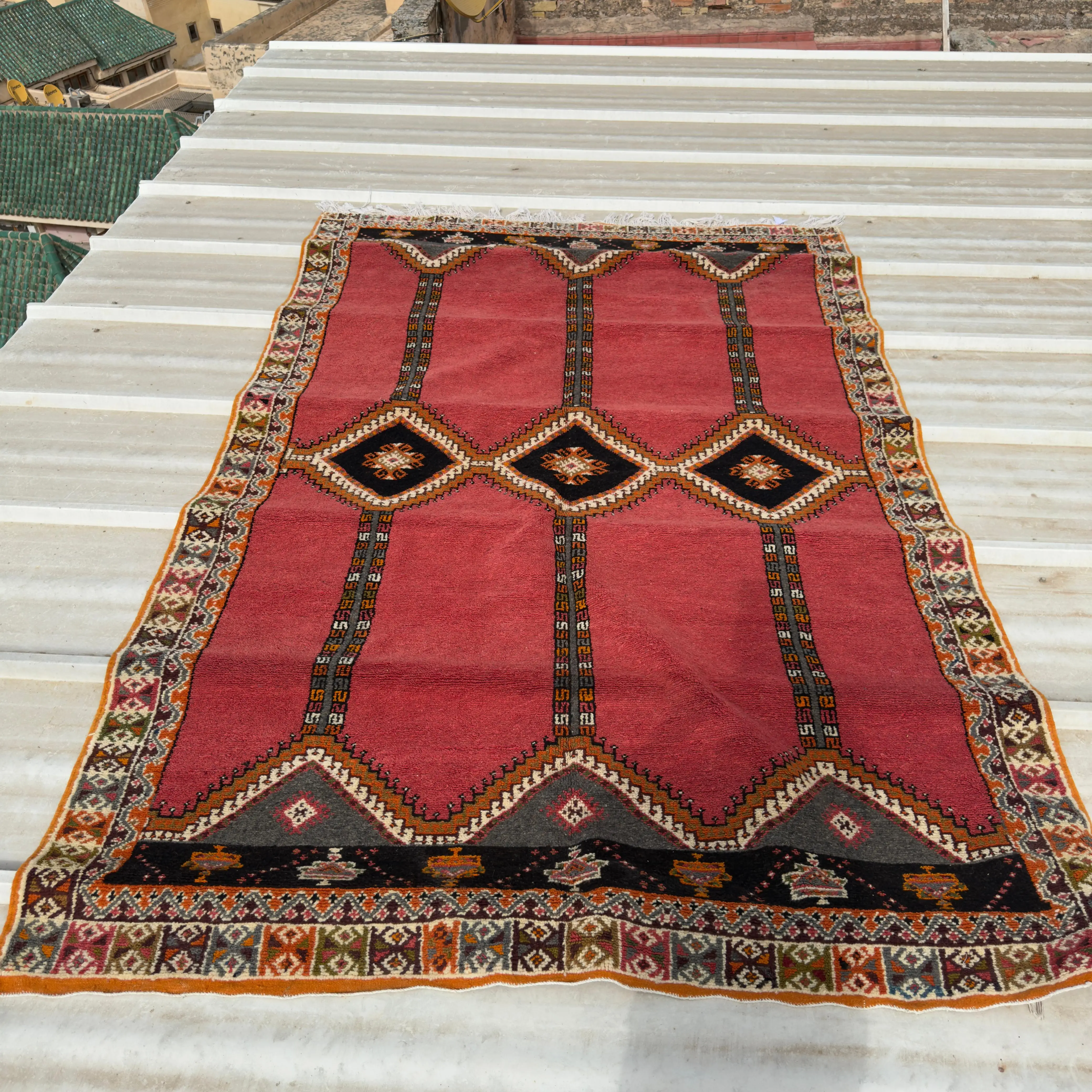 Authentic Moroccan Vintage Rug – Old Berber – 9.84ft x 6.56ft