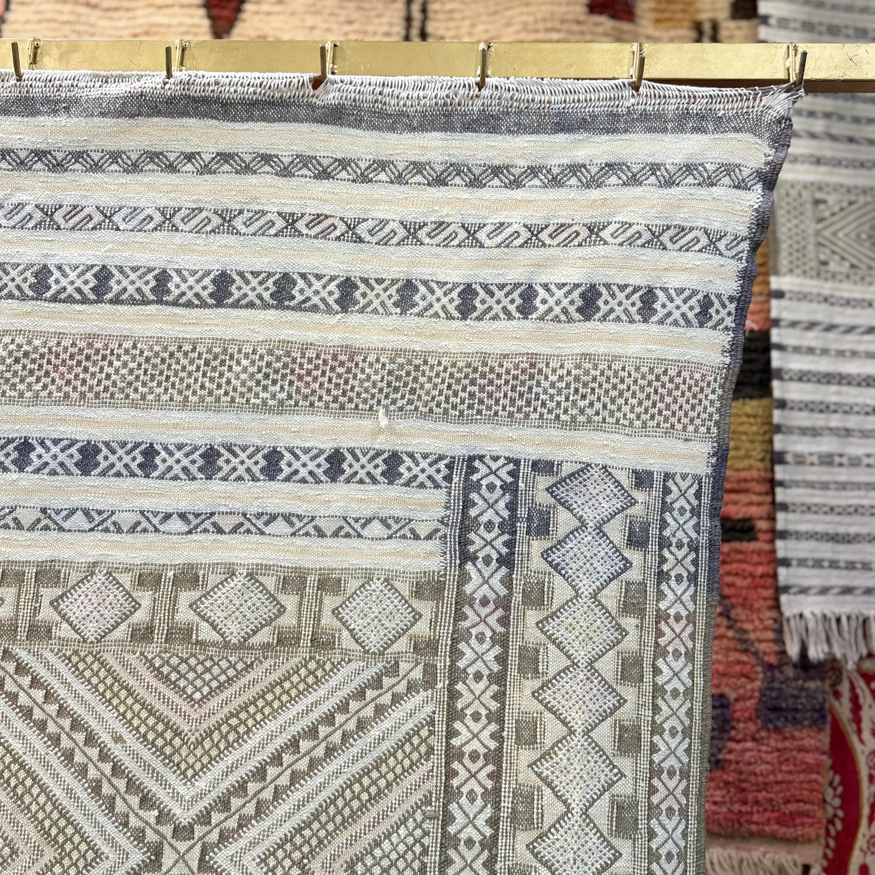 Gorgeous Vintage Kilim Moroccan Rug | 9.84ft x 6.56ft Living Room Carpet