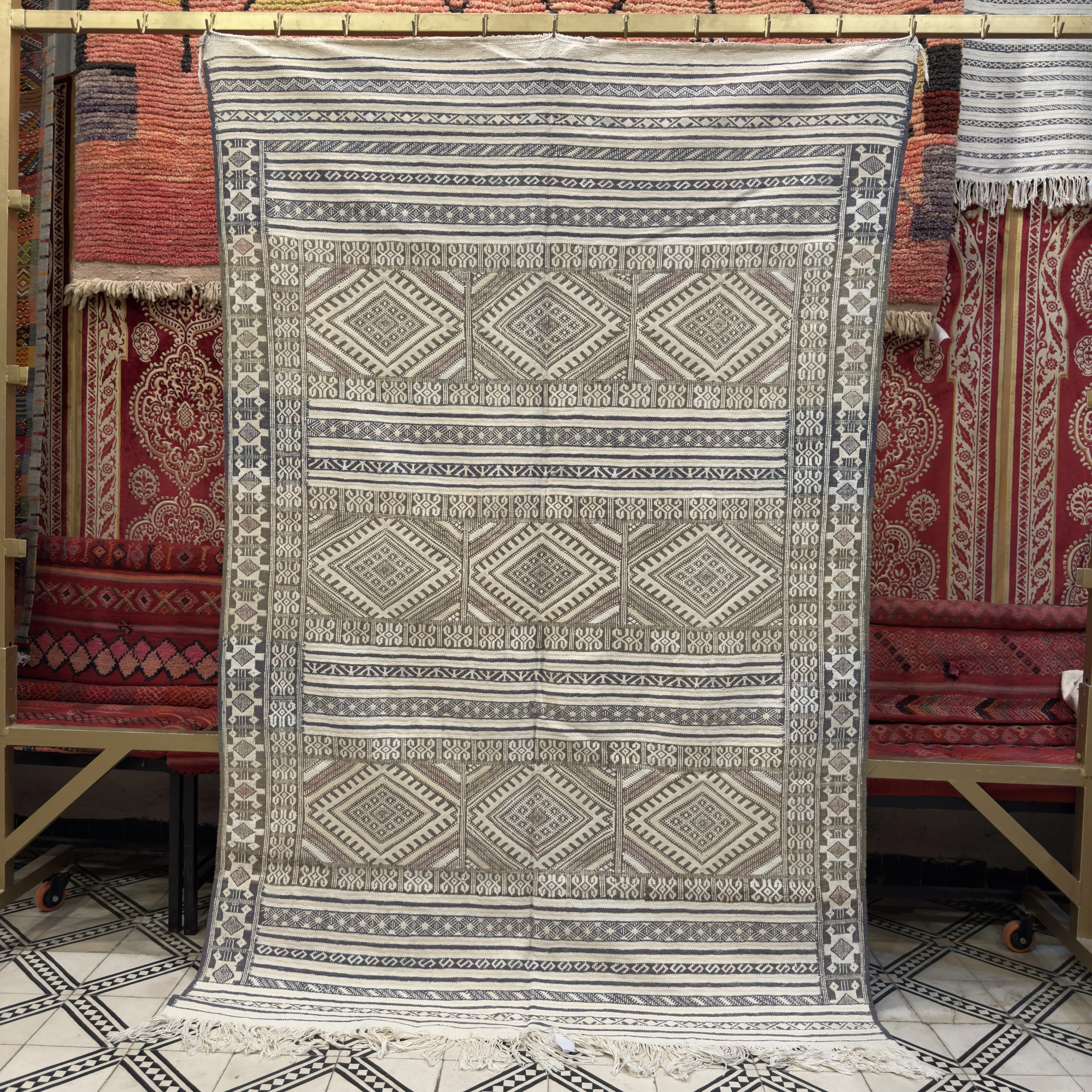 Moroccan Berber Kilim Rug (220 x 145 cm)