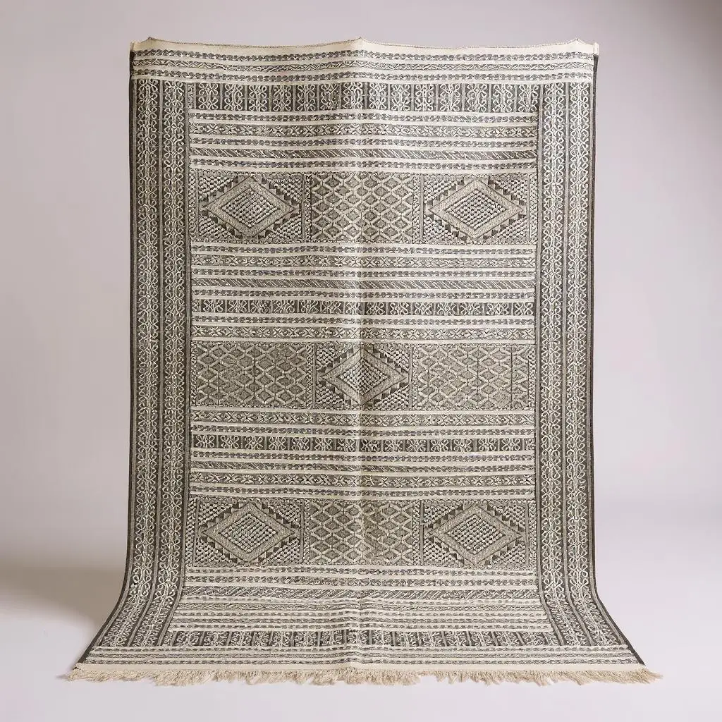 Dual-Purpose Outdoor Carpet & Indoor Berber Kilim Rug – 255 × 165 cm (8.4 × 5.4 ft)