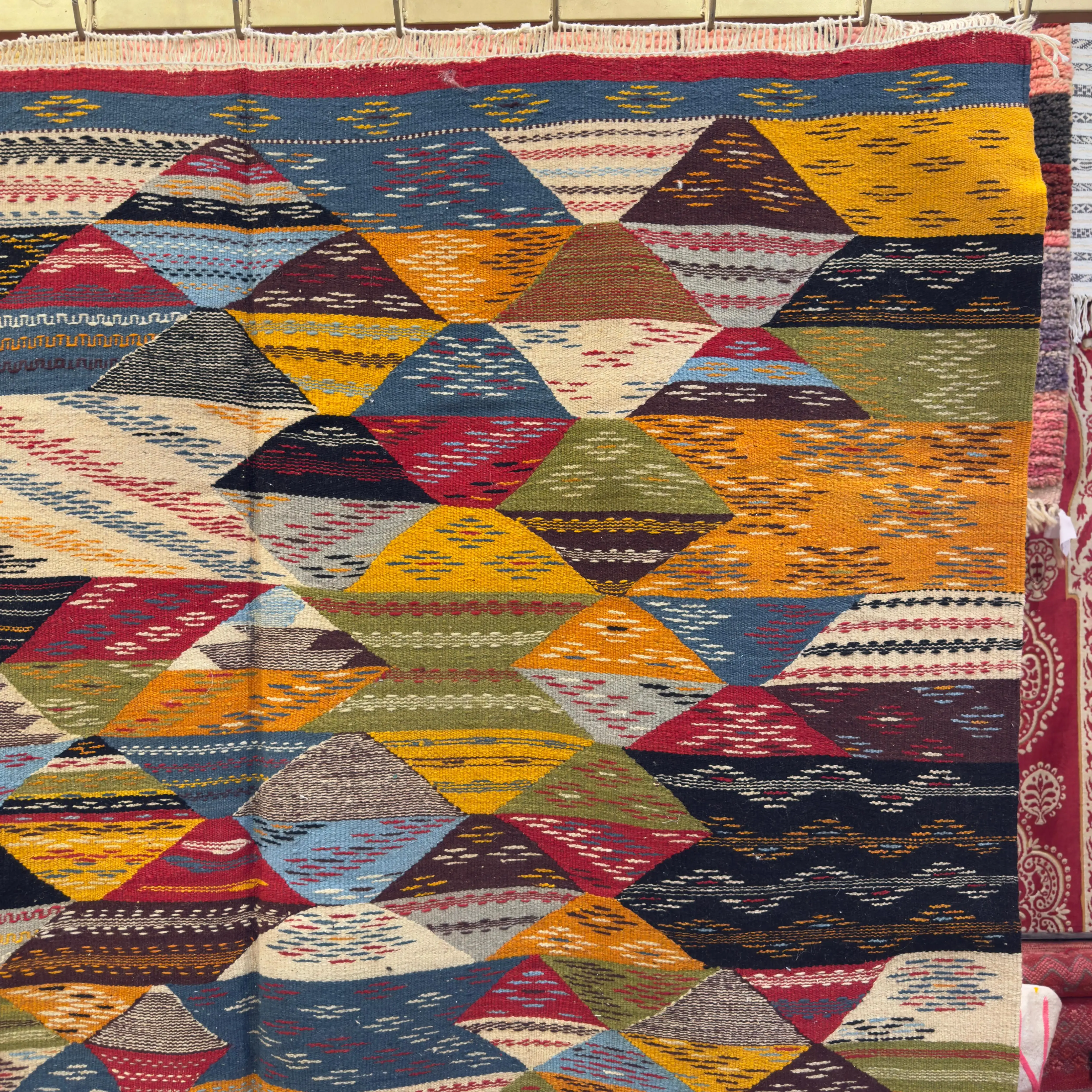 Lovely Moroccan Rug – Handwoven Berber Carpet | Authentic Home Decor | Elegant Living Room Rug - 250/154 CM =98,45/60,63 inches