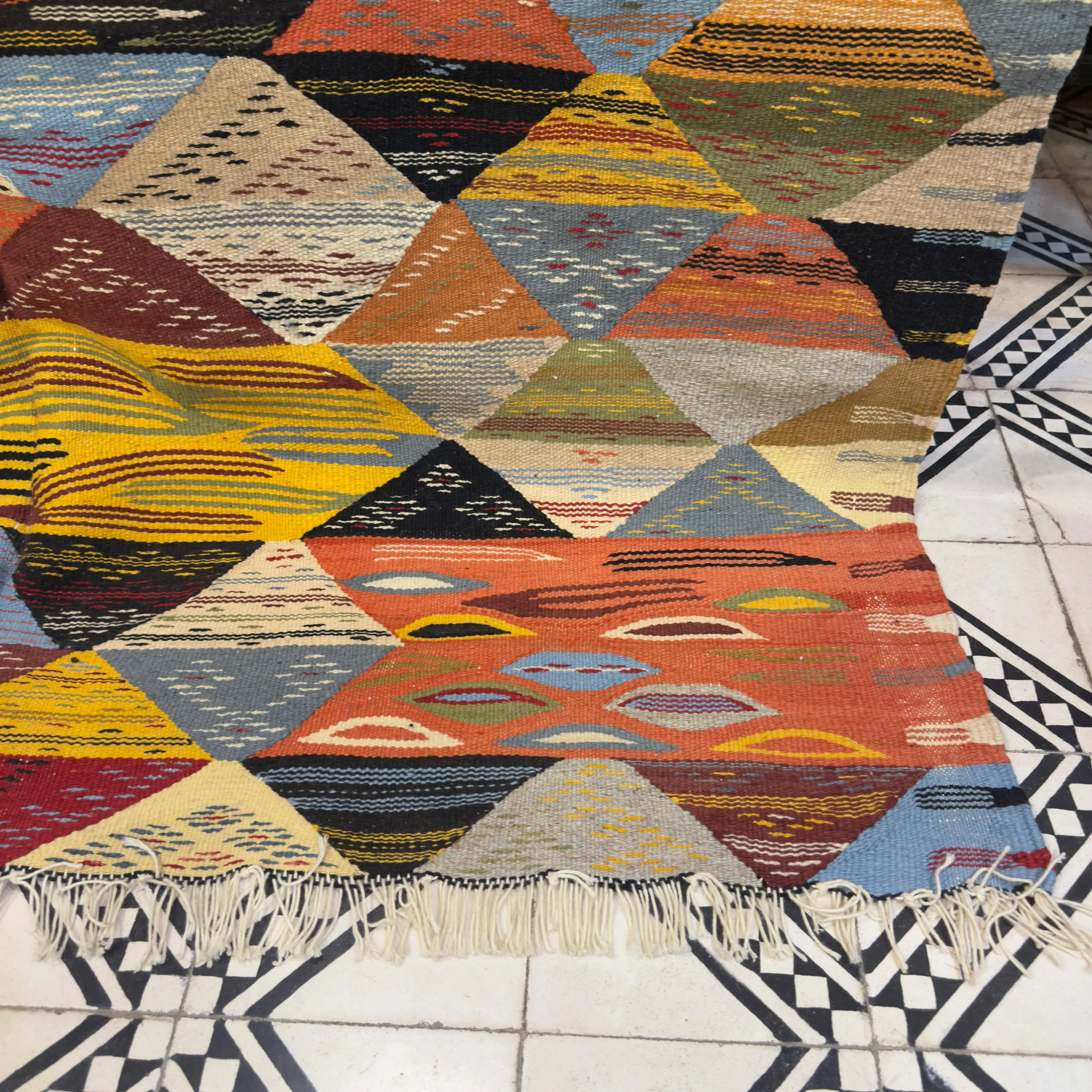 Picasso Berber Kilim – Authentic Moroccan Kilim Rug | Handmade Berber Area Rug - 240/150 CM / 94.5 x 59 inches