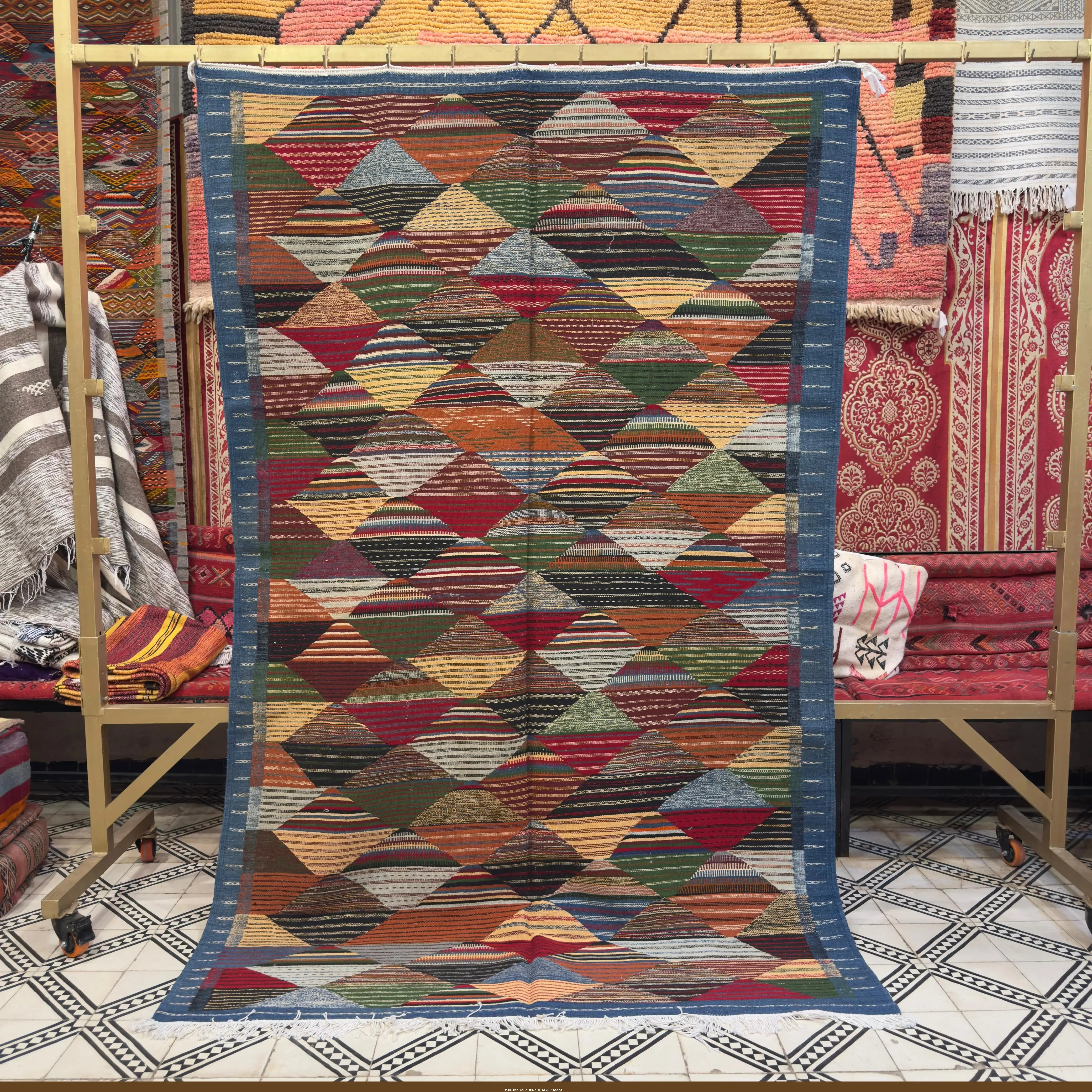 Atlas Luxe – Handwoven Berber Kilim Rug in Agave Silk | Luxury Moroccan Living Room Rug - 240/157 CM / 94.5 x 61.8 inches