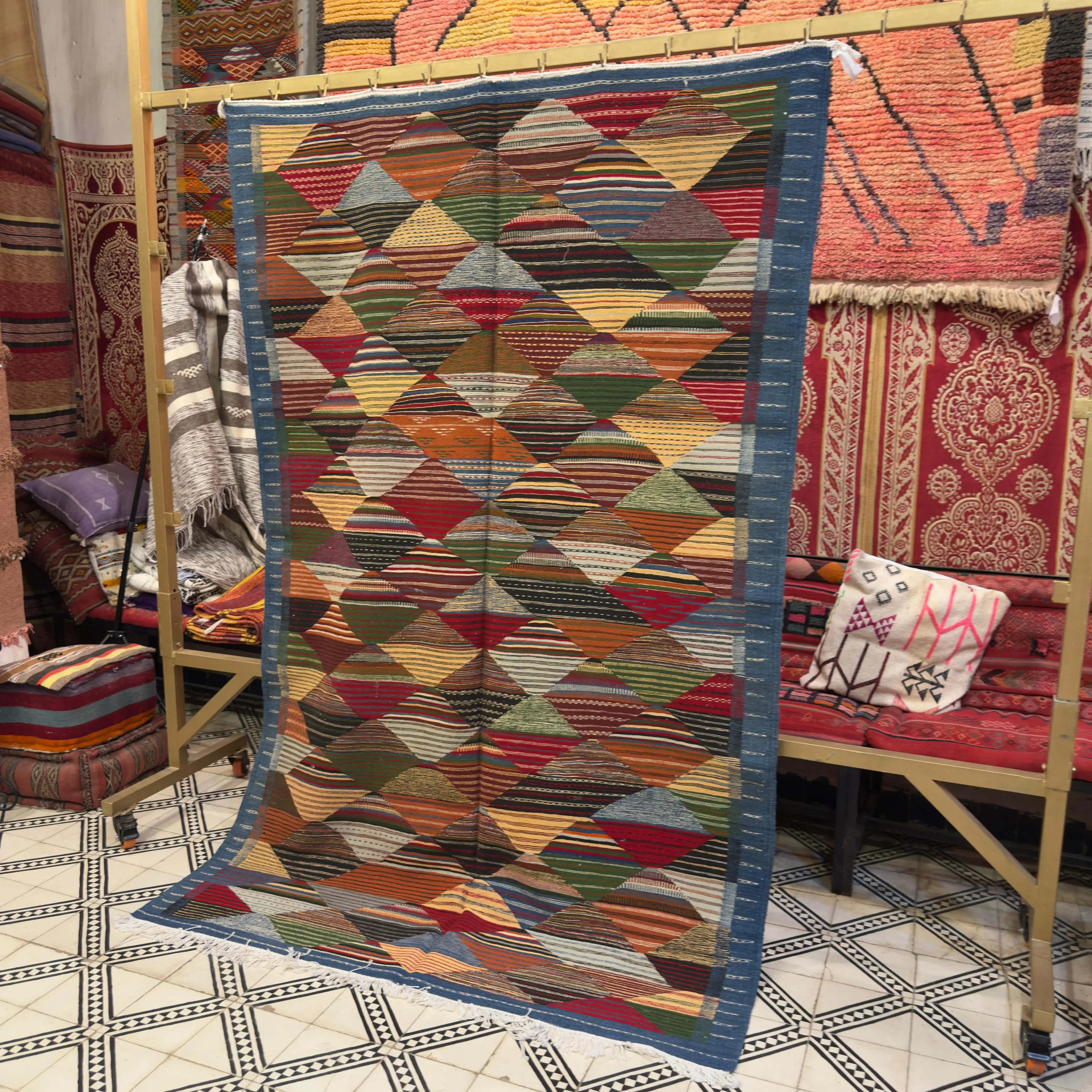 Atlas Luxe – Handwoven Berber Kilim Rug in Agave Silk | Luxury Moroccan Living Room Rug - 240/157 CM / 94.5 x 61.8 inches