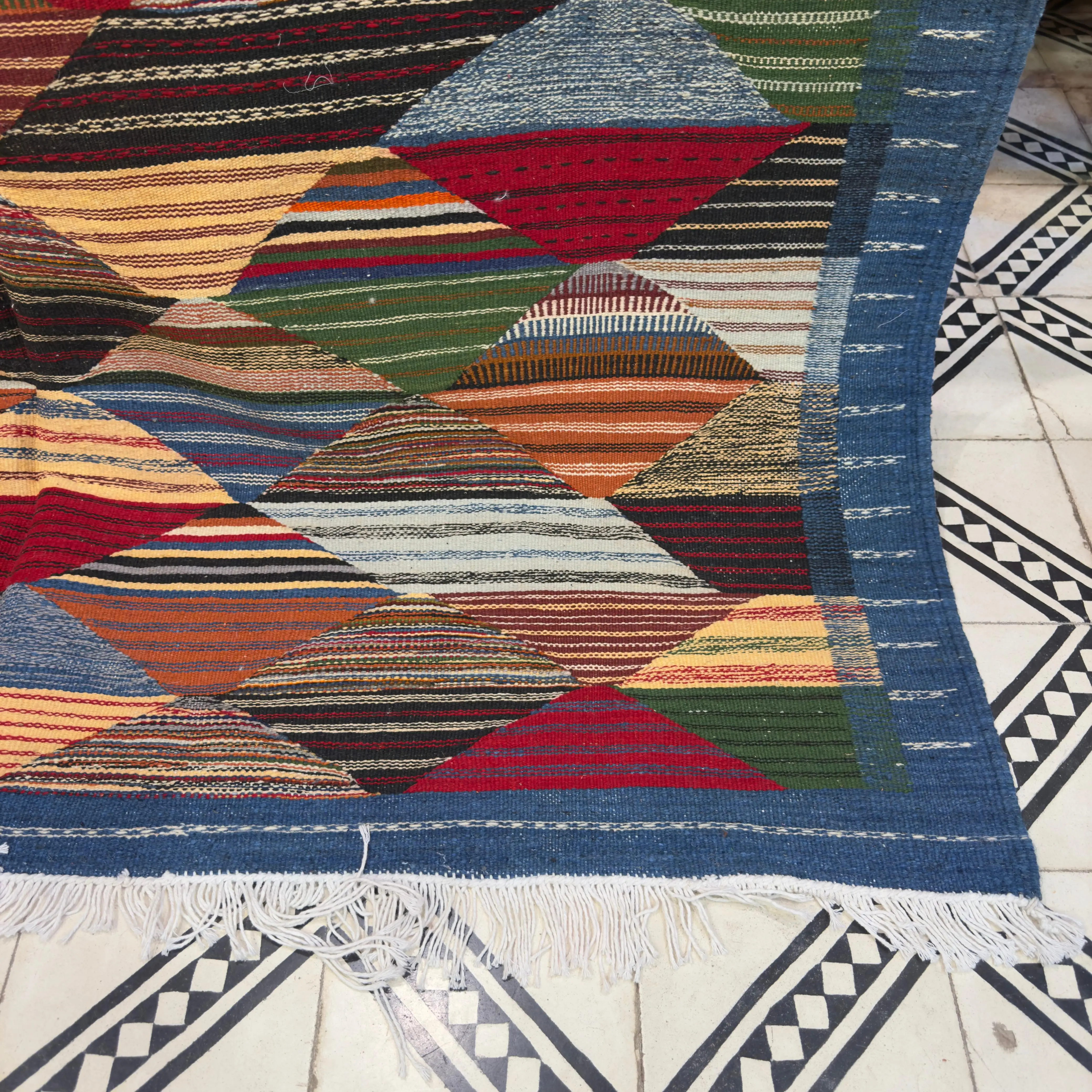 Atlas Luxe – Handwoven Berber Kilim Rug in Agave Silk | Luxury Moroccan Living Room Rug - 240/157 CM / 94.5 x 61.8 inches