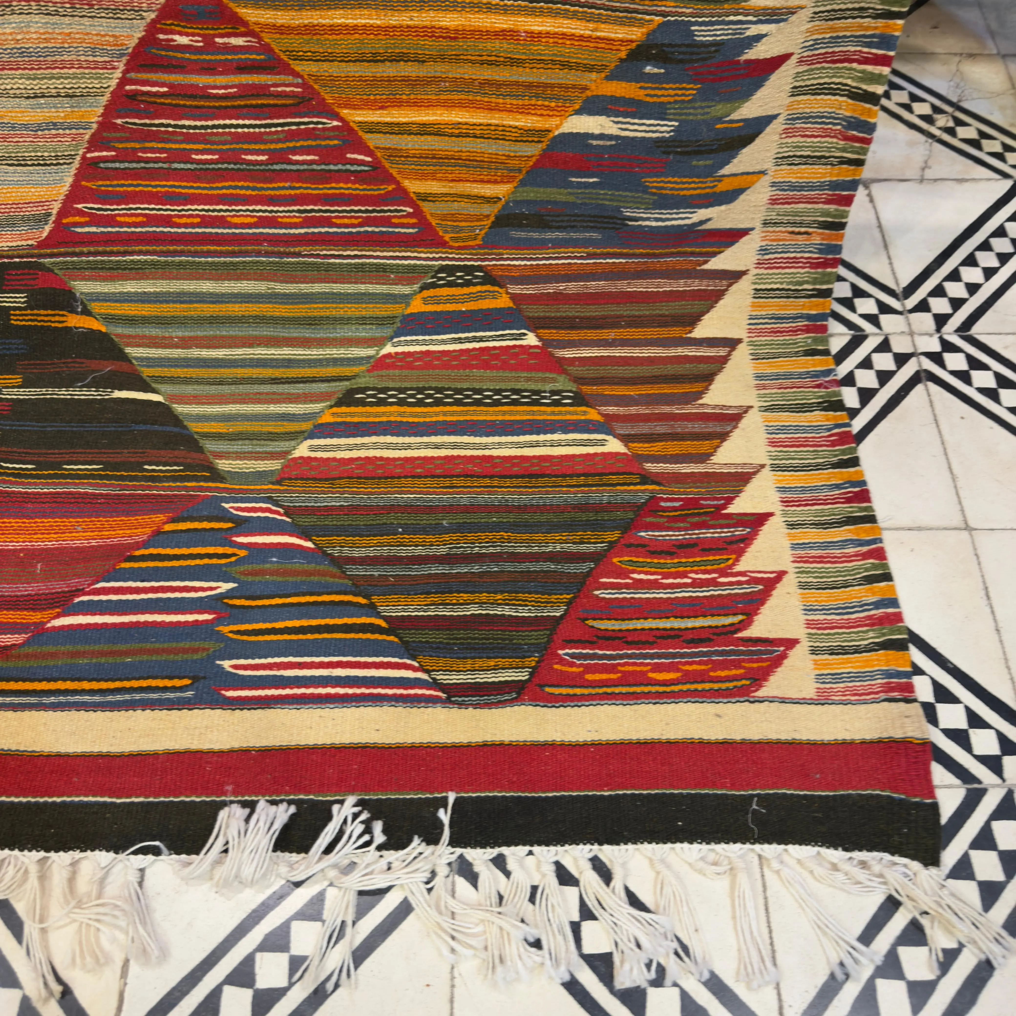 Tazrart Essence – Authentic Moroccan Berber Kilim | Stunning Flat-Woven Rug - 250/160CM / 94.5 x 59 inches