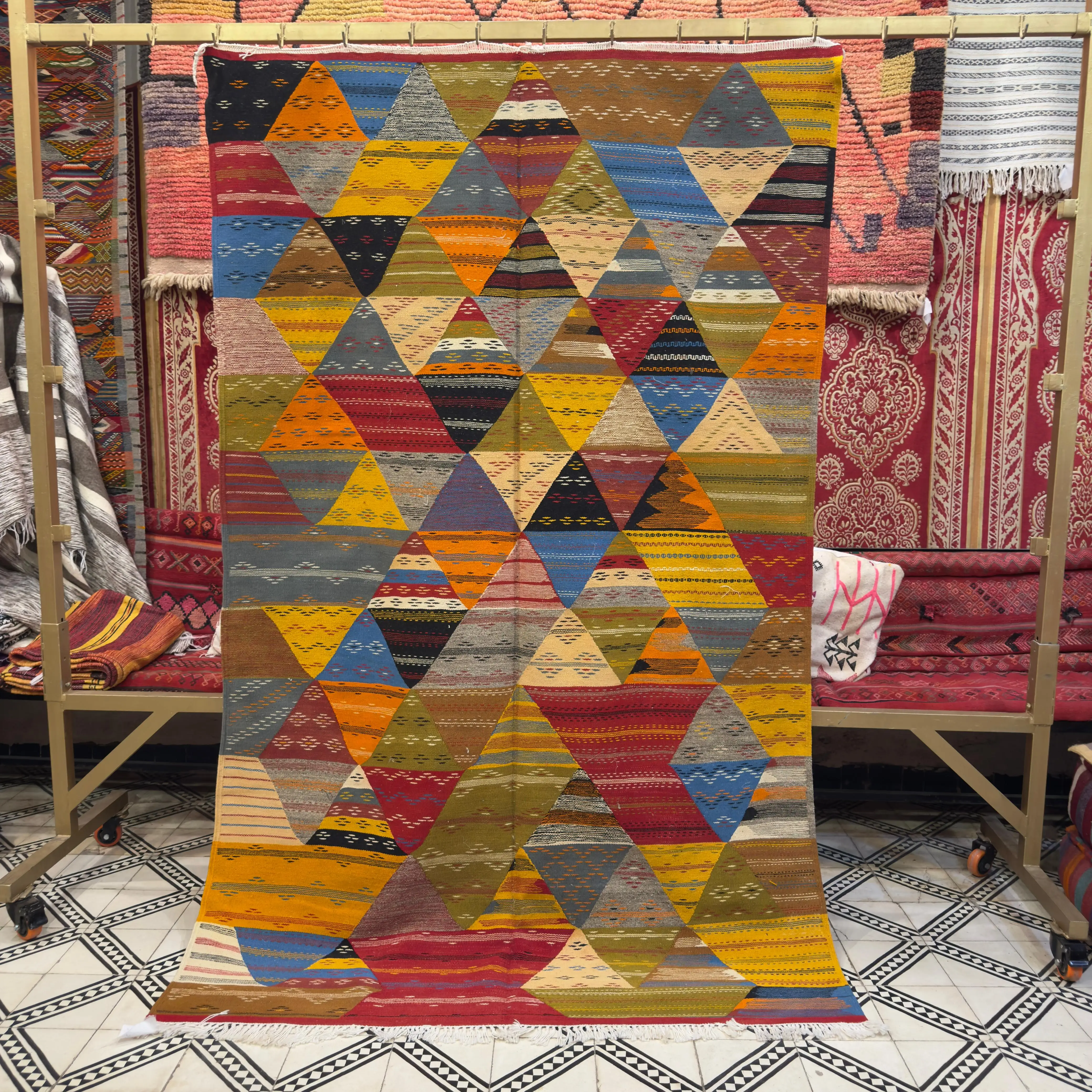 Atlas Haven – Handmade Moroccan Kilim Carpet | Vintage Area Rug for Living Room - 240/150 CM /94.5 x 59 inches