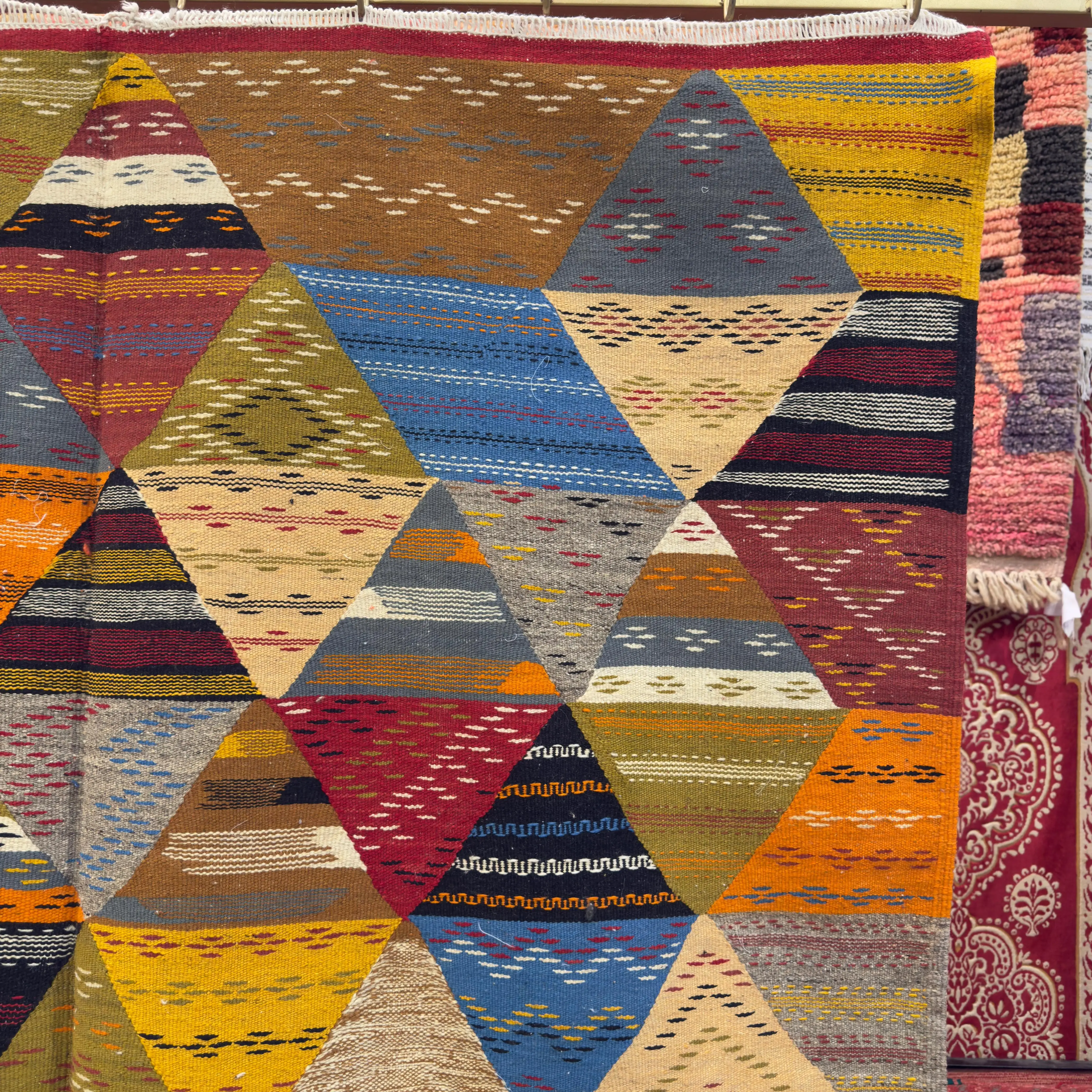 Atlas Haven – Handmade Moroccan Kilim Carpet | Vintage Area Rug for Living Room - 240/150 CM /94.5 x 59 inches