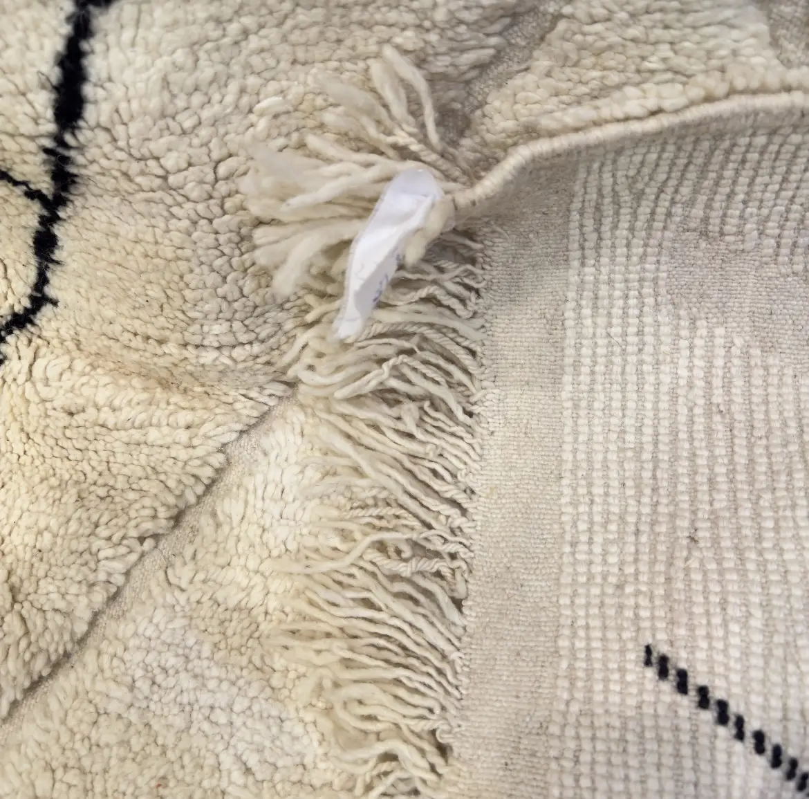 Vintage Moroccan Beni Ourain Rug – Authentic Handmade Area Carpet - 220×140 cm/ 7,3 × 4,7 feet