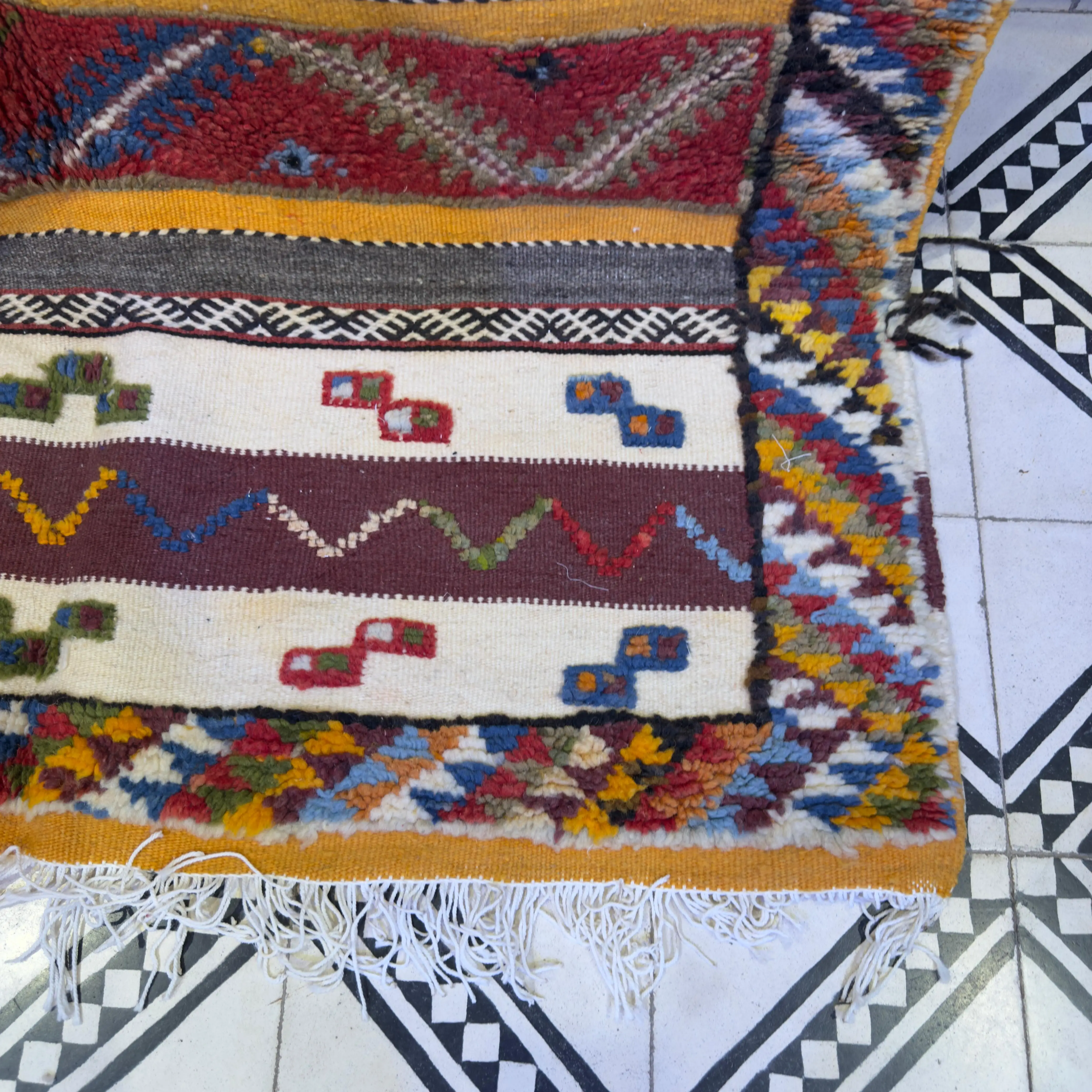 Taznakht Trio – Artisan Berber Rug - 207/212CM / 81.5 x 83.5 inches