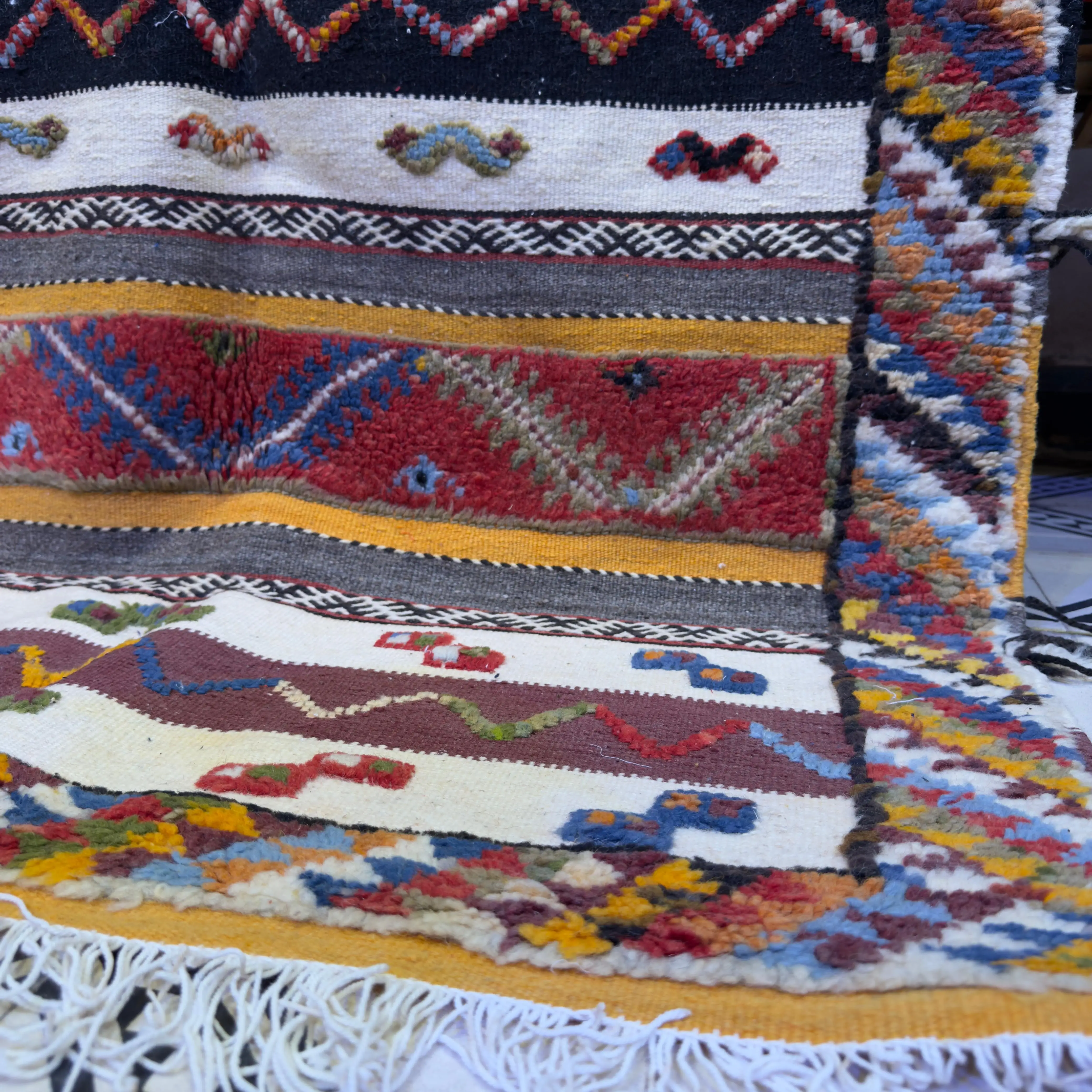 Taznakht Trio – Artisan Berber Rug - 207/212CM / 81.5 x 83.5 inches