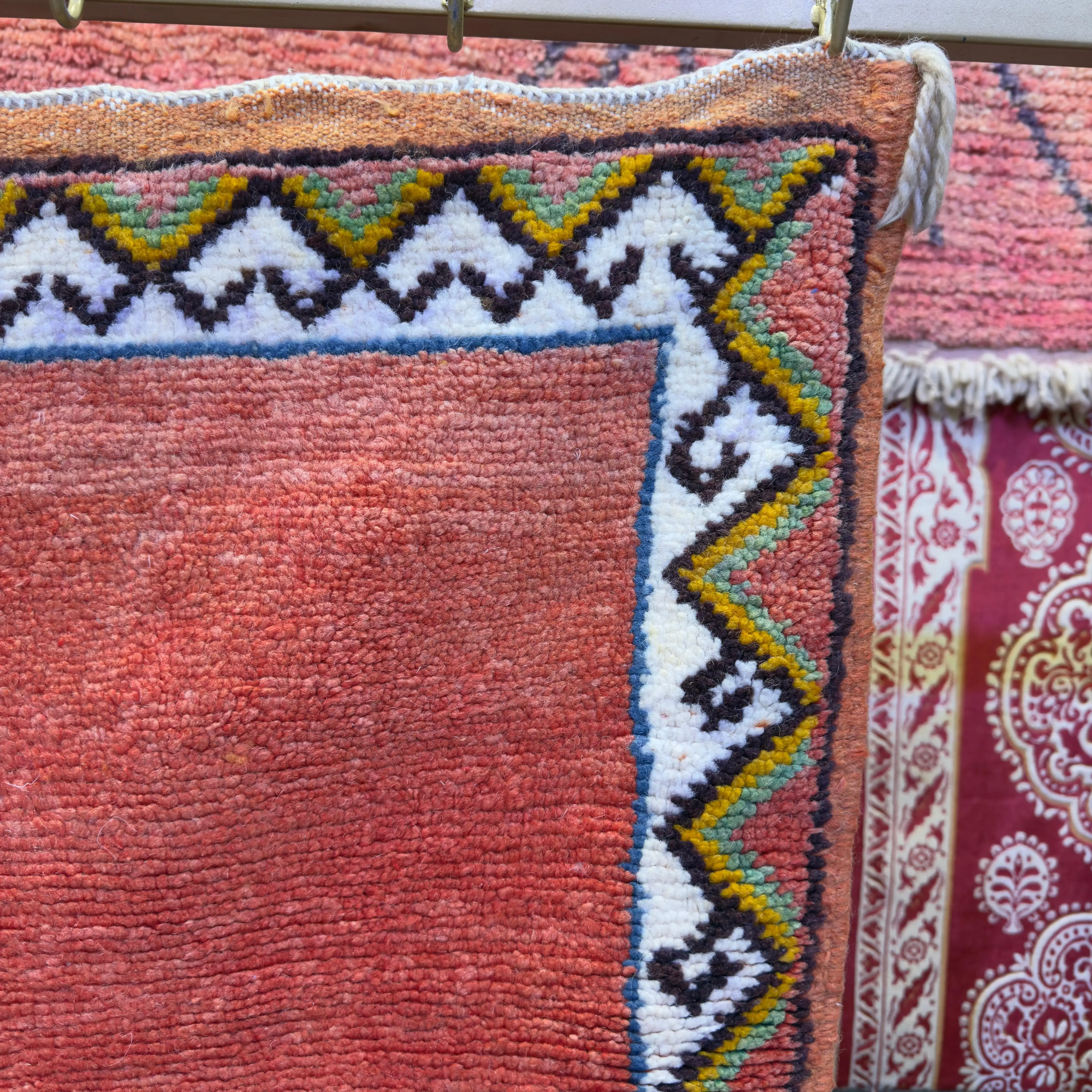 Berber Red Kilim – Vintage Moroccan Craftsmanship - 204/110CM / 80.31 /43.31 inches