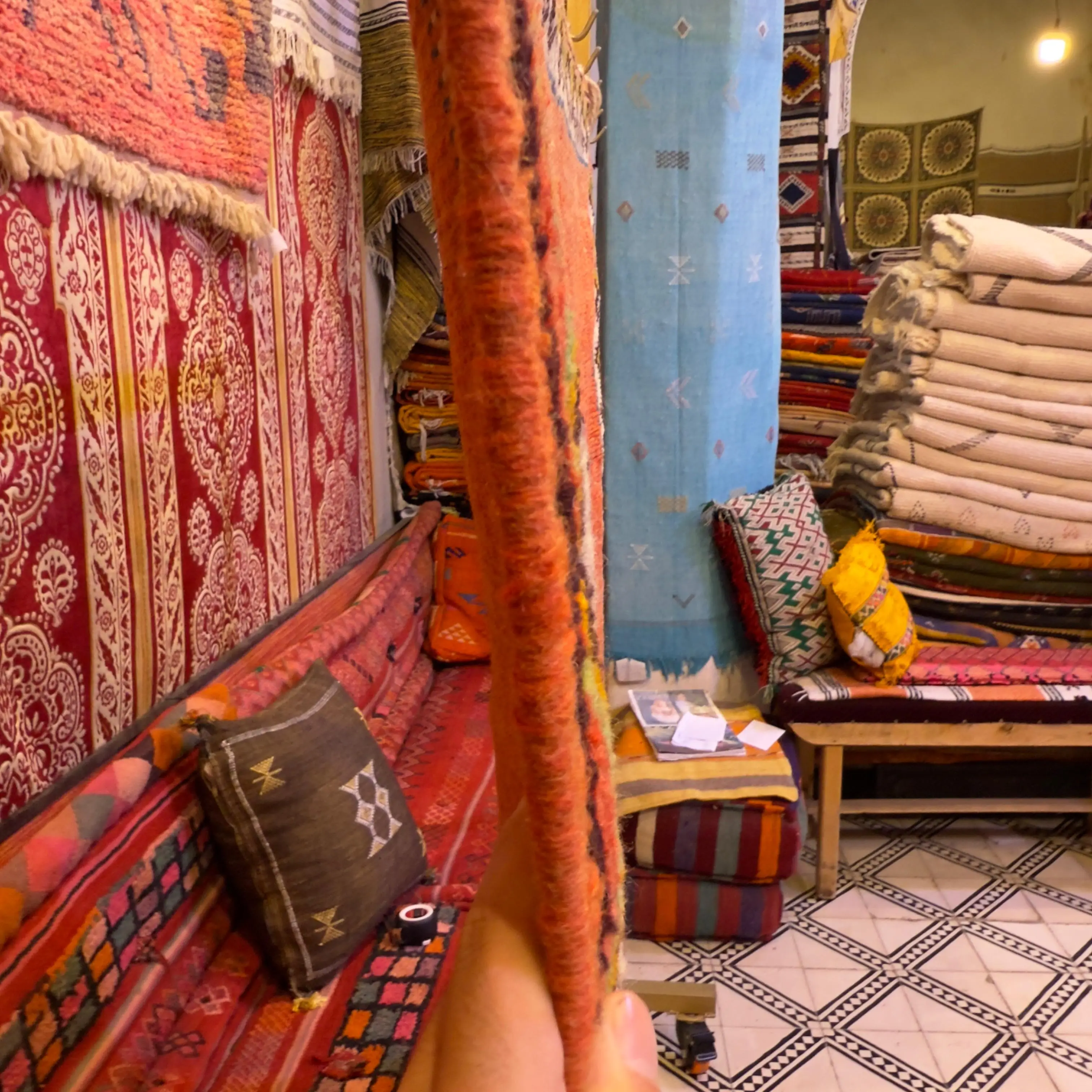 Berber Red Kilim – Vintage Moroccan Craftsmanship - 204/110CM / 80.31 /43.31 inches