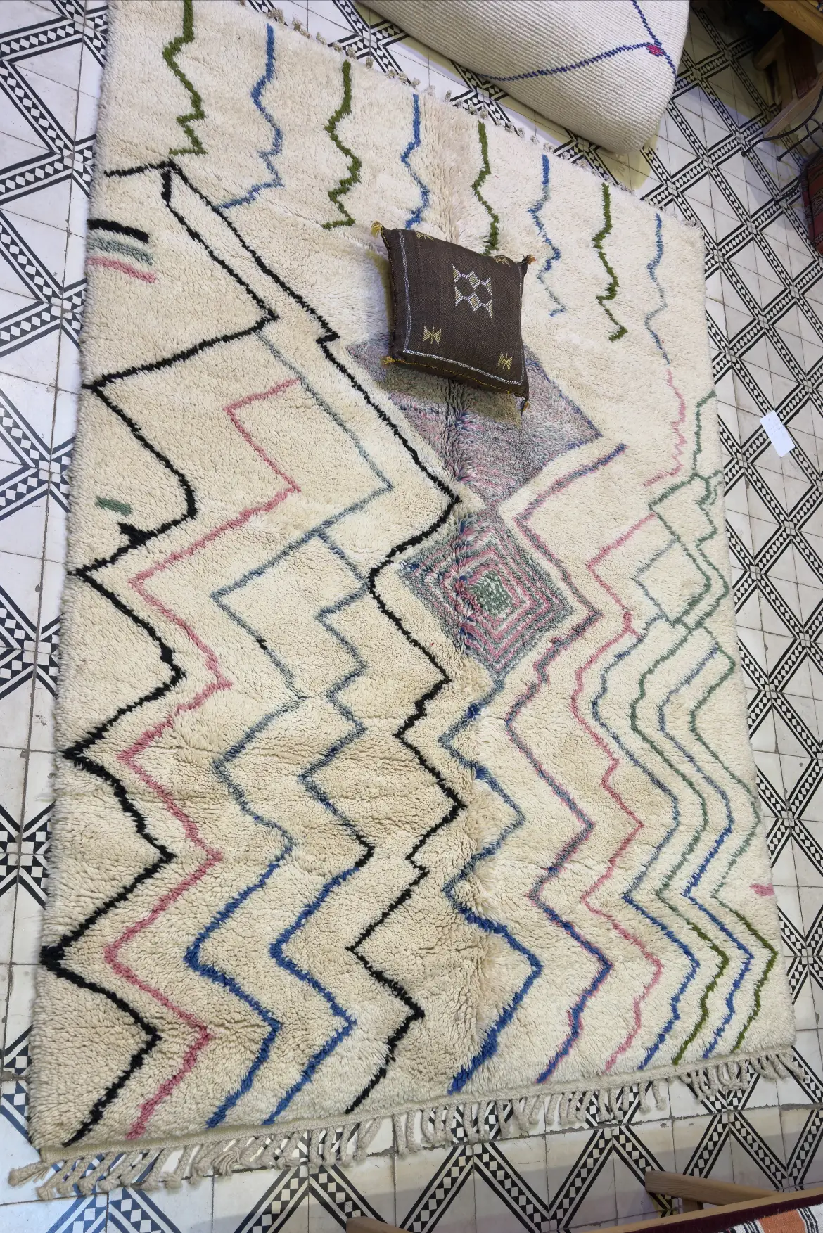 Luxury Beni Ourain Rug – Handmade Moroccan Rug, Custom Hand-Knotted Design - 220×140 cm/ 7,3 × 4,7 feet