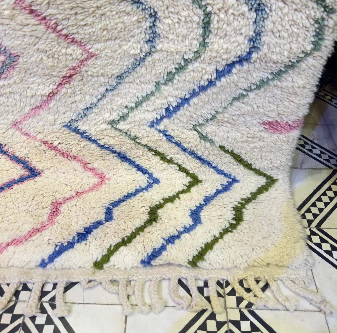 Luxury Beni Ourain Rug – Handmade Moroccan Rug, Custom Hand-Knotted Design - 220×140 cm/ 7,3 × 4,7 feet