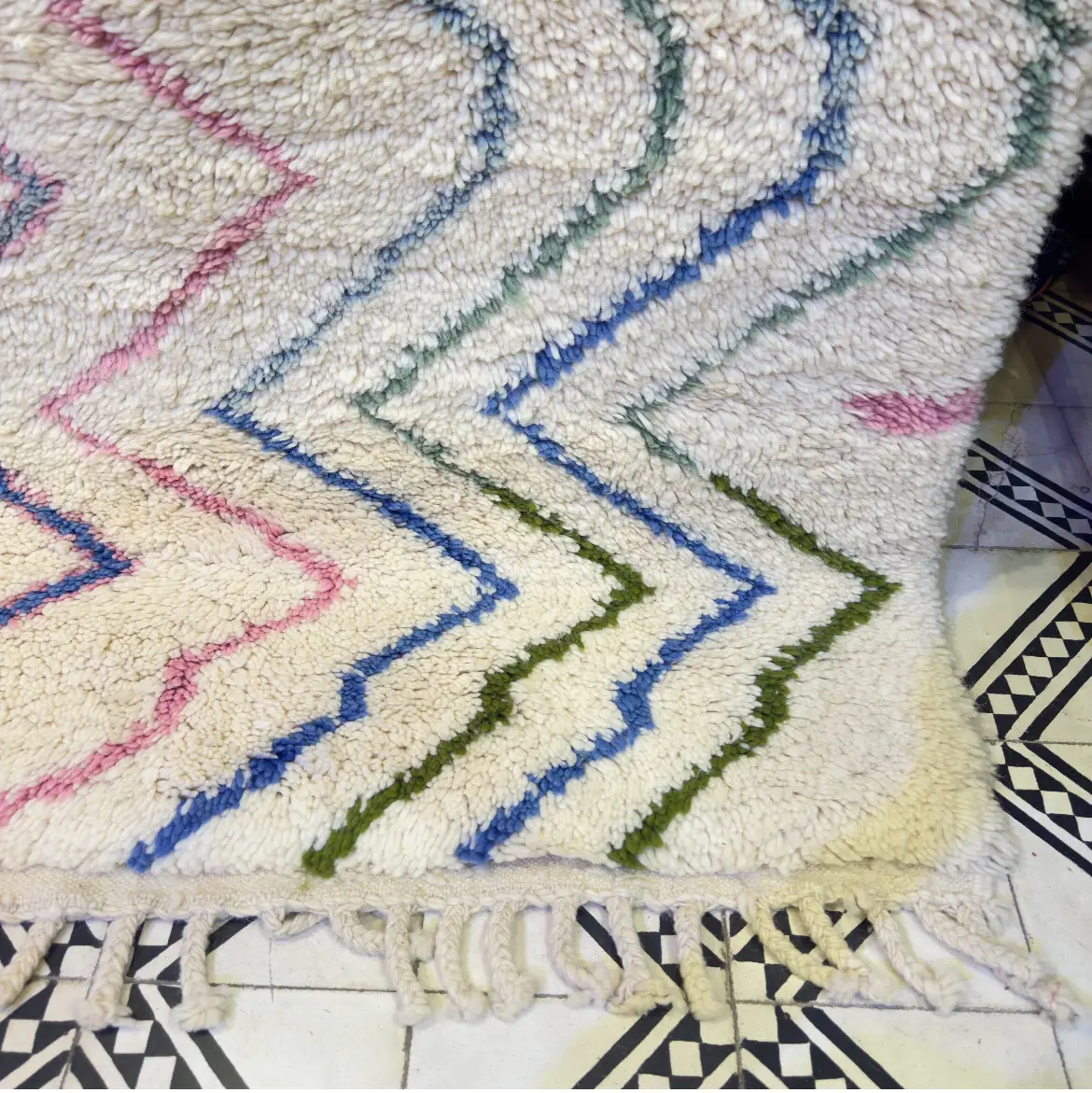 Luxury Beni Ourain Rug – Handmade Moroccan Rug, Custom Hand-Knotted Design - 220×140 cm/ 7,3 × 4,7 feet