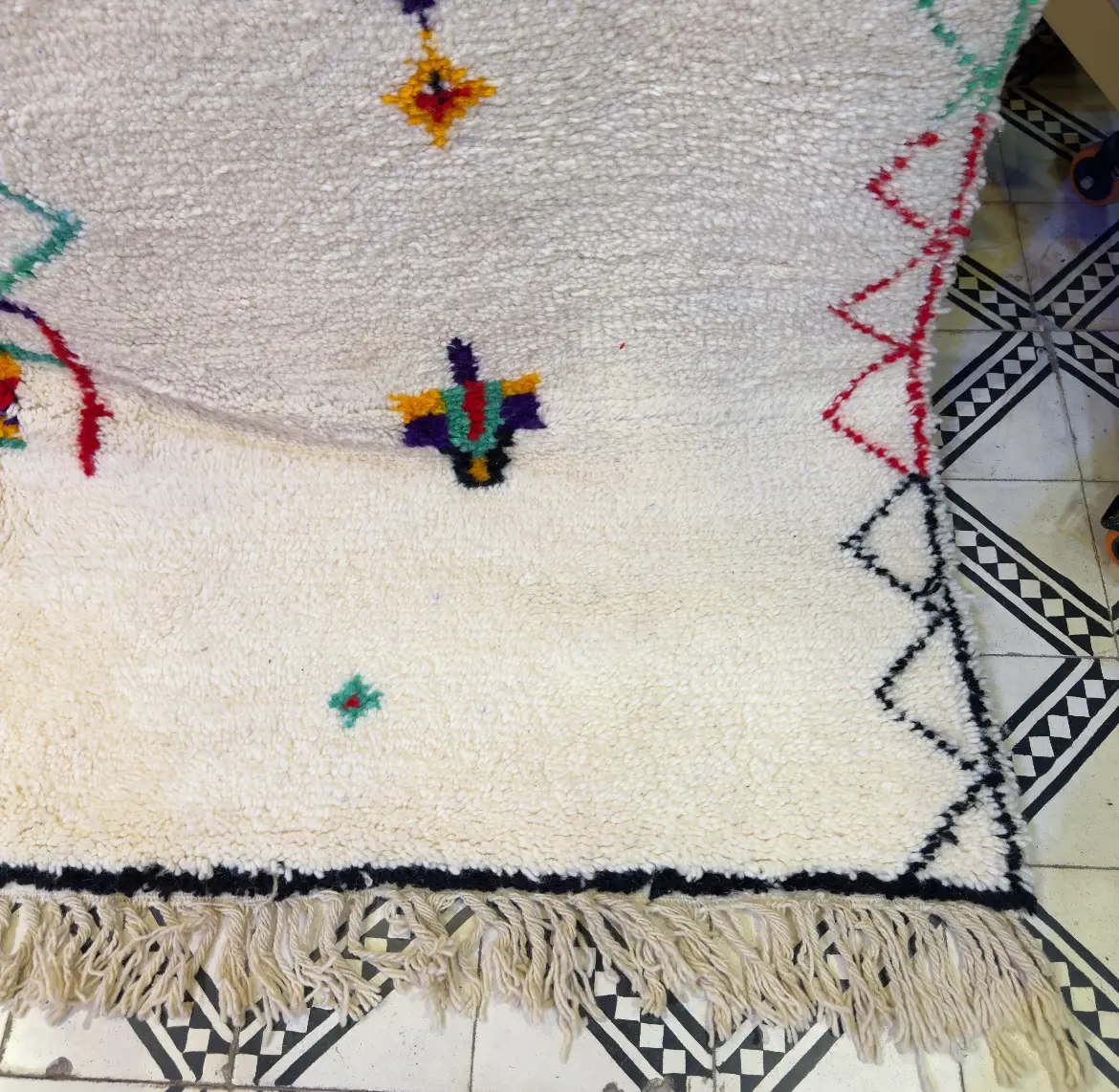 Handmade Azilal Wool Rug – Moroccan Minimalist Style with Colorful Beni Ourain Touch - 250/166CM