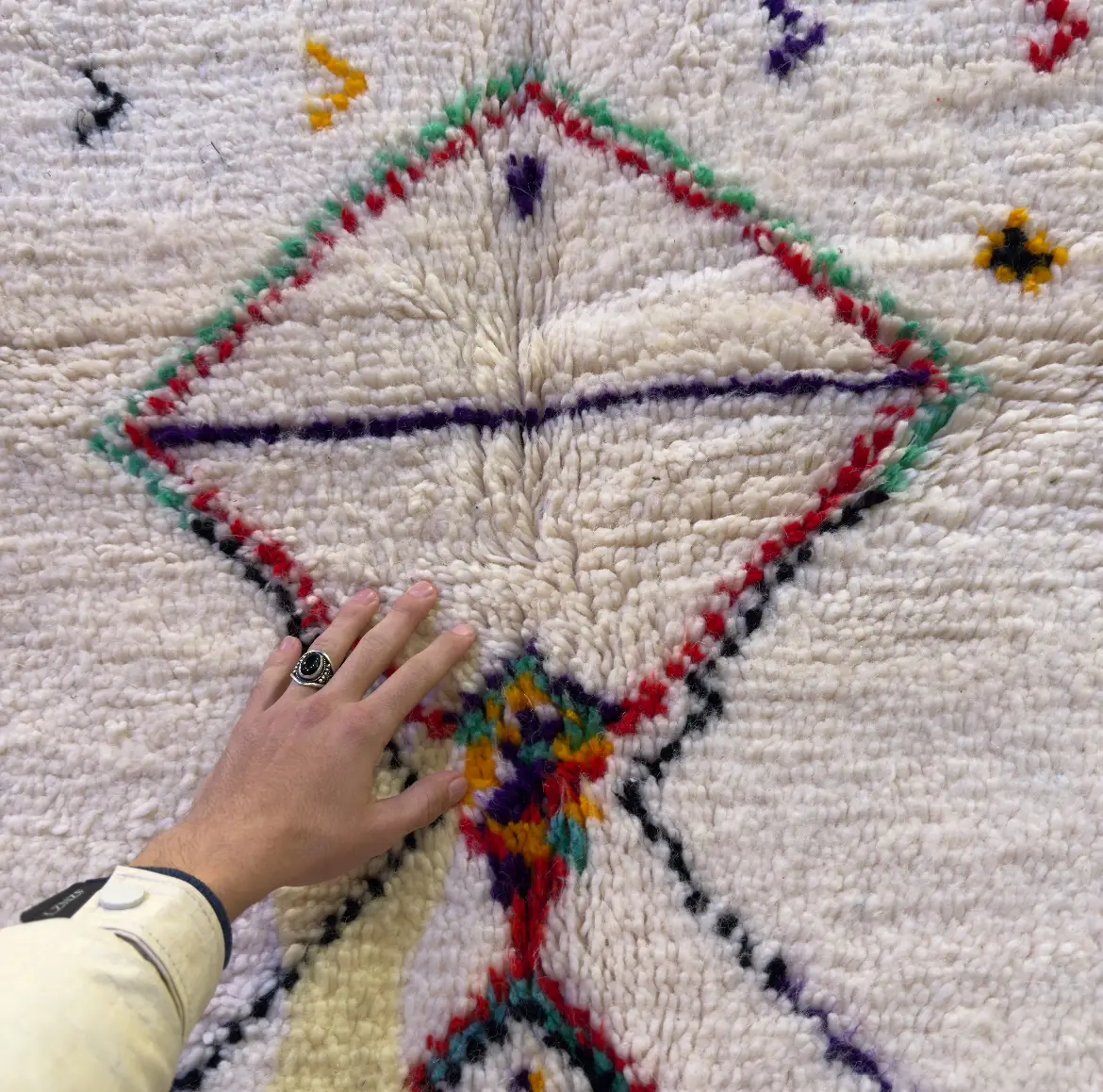 Handmade Azilal Wool Rug – Moroccan Minimalist Style with Colorful Beni Ourain Touch - 250/166CM