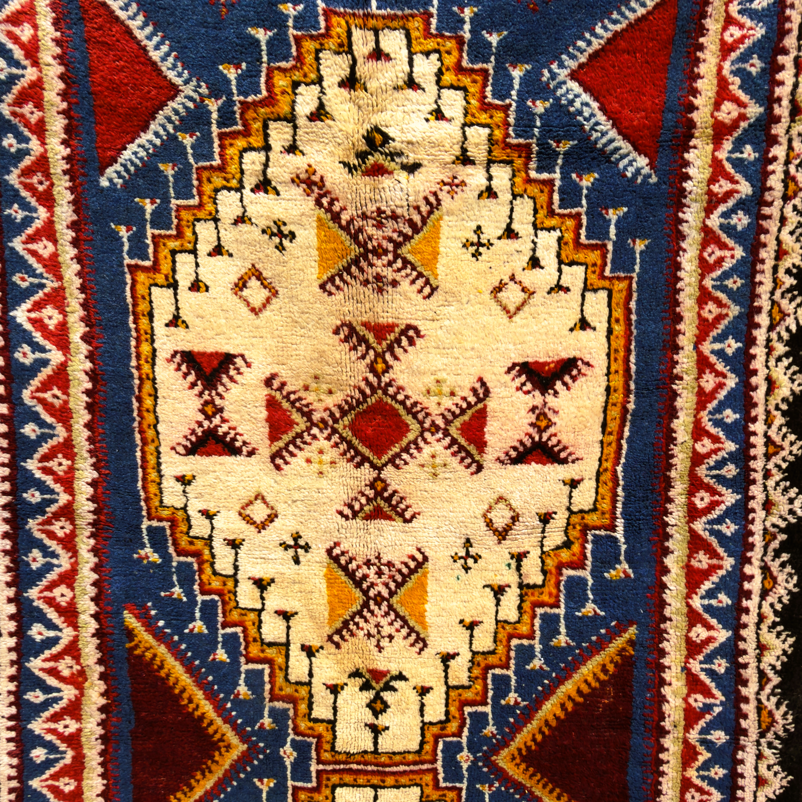 Vintage Moroccan Berber Rug – Antique Jewish Amazigh Carpet | Camel Wool | Natural Dyes | MarocArtisan - Aït Yaakoub Rug
