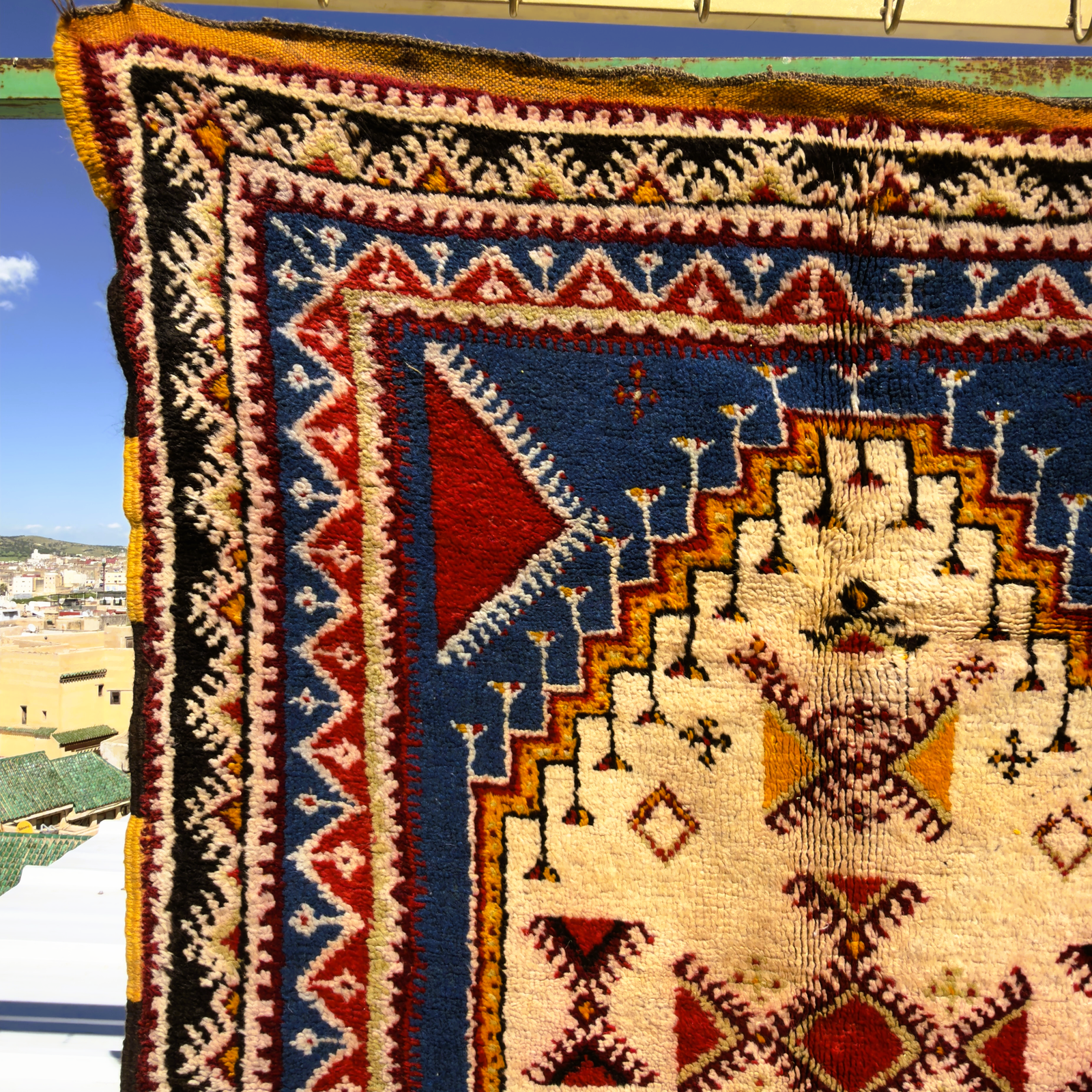 Vintage Moroccan Berber Rug – Antique Jewish Amazigh Carpet | Camel Wool | Natural Dyes | MarocArtisan - Aït Yaakoub Rug